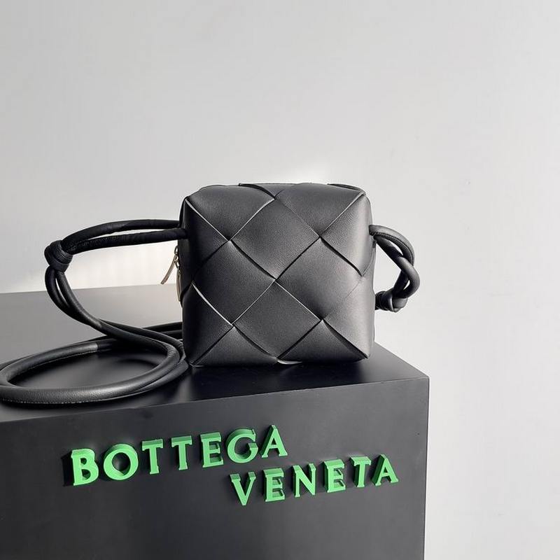 Bottega Veneta Handbags 496